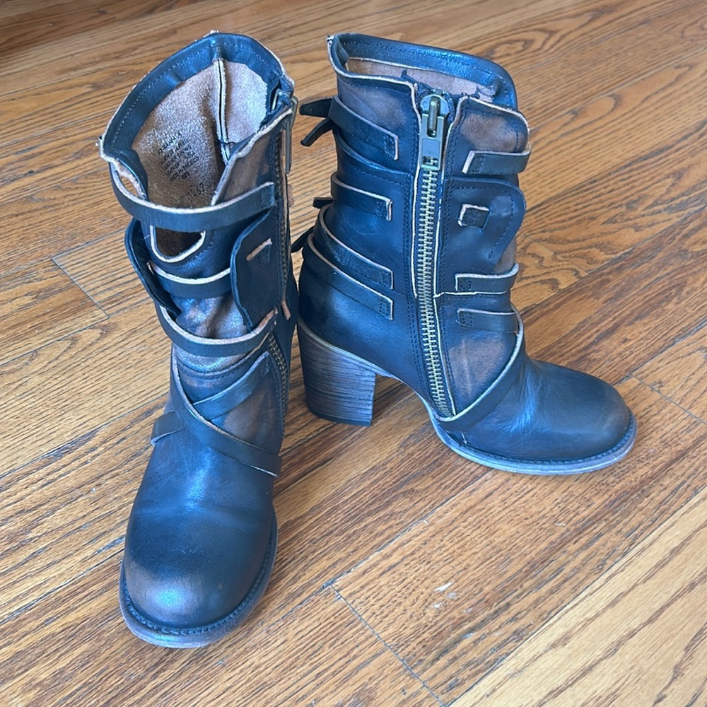 Freebird black baker size 8